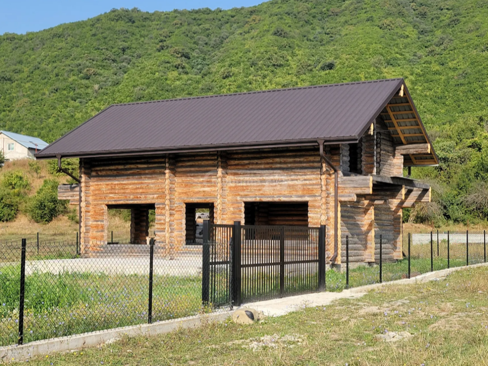 იყიდება 8 ოთახიანი აგარაკი დუშეთის მუნიციპალიტეტში